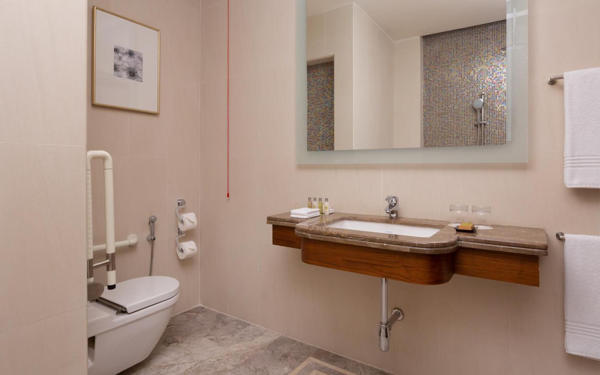 Hilton Duşanbe Dış mekan fotoğraf